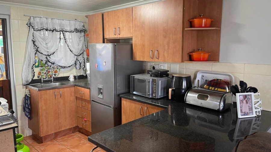 2 Bedroom Property for Sale in Forest Hill Eastern Cape